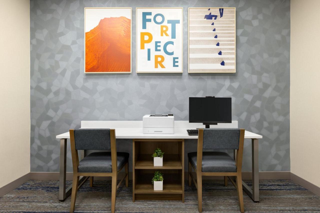 Holiday Inn Express Hotel & Suites Fort Pierce West By Ihg Eksteriør bilde