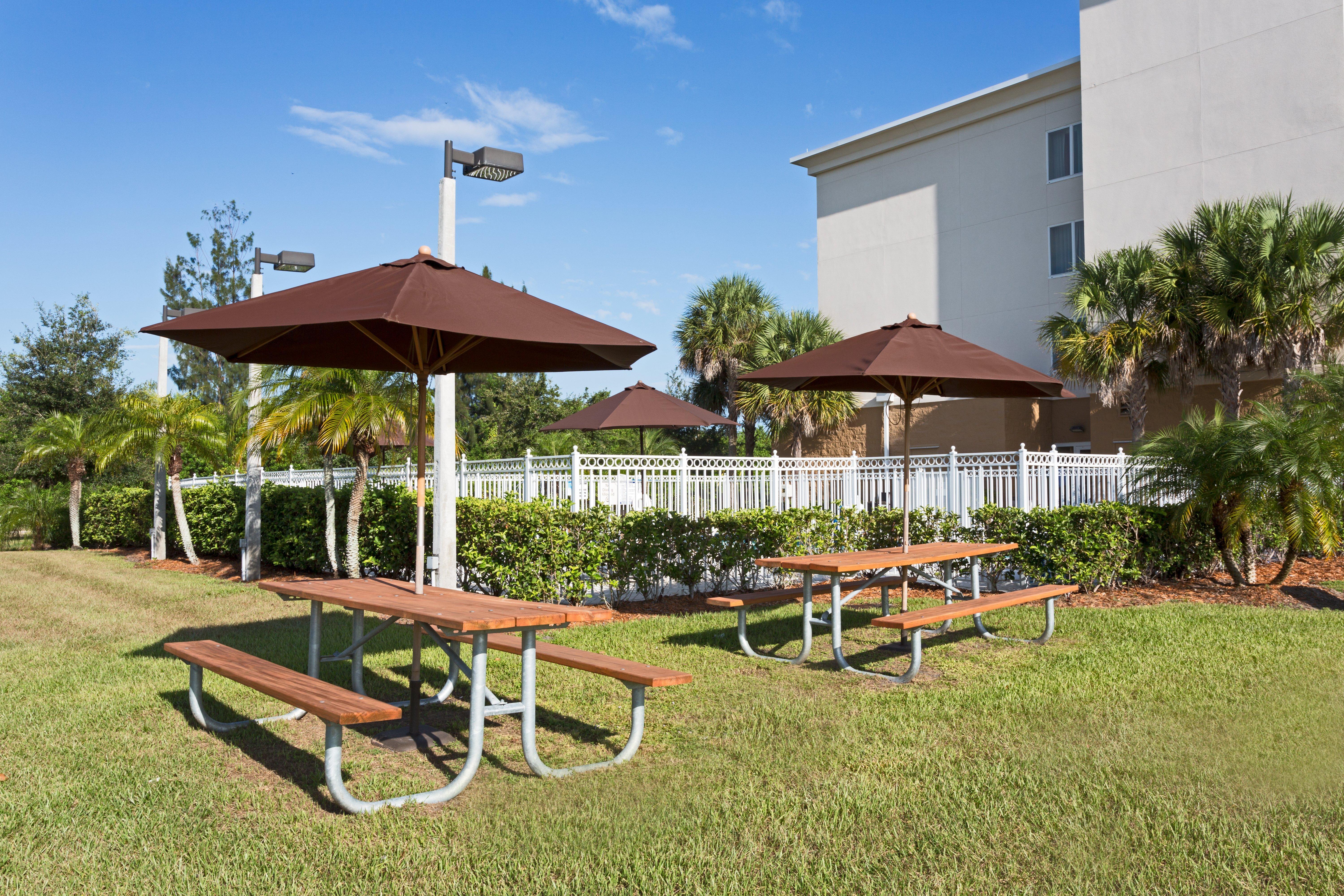 Holiday Inn Express Hotel & Suites Fort Pierce West By Ihg Eksteriør bilde